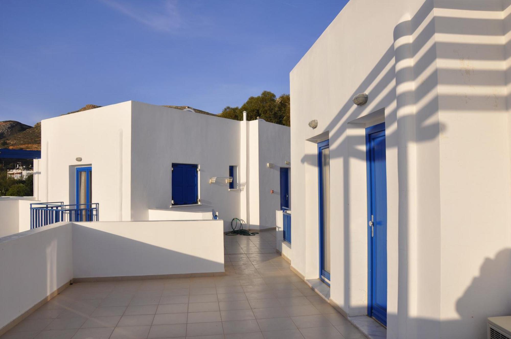 Ellibay Aparthotel Livadia  ภายนอก รูปภาพ